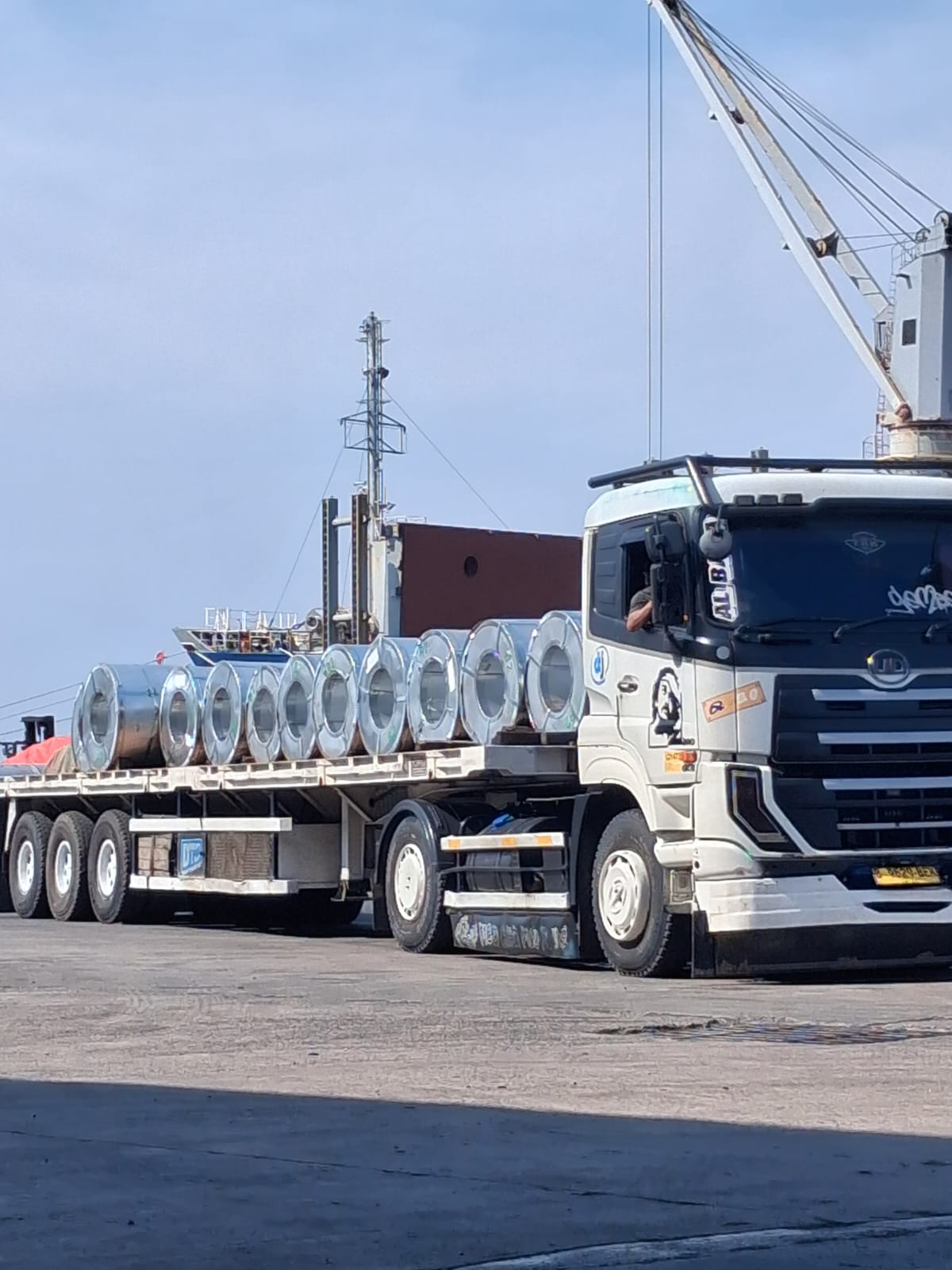 PAL truck front documentation during field operation